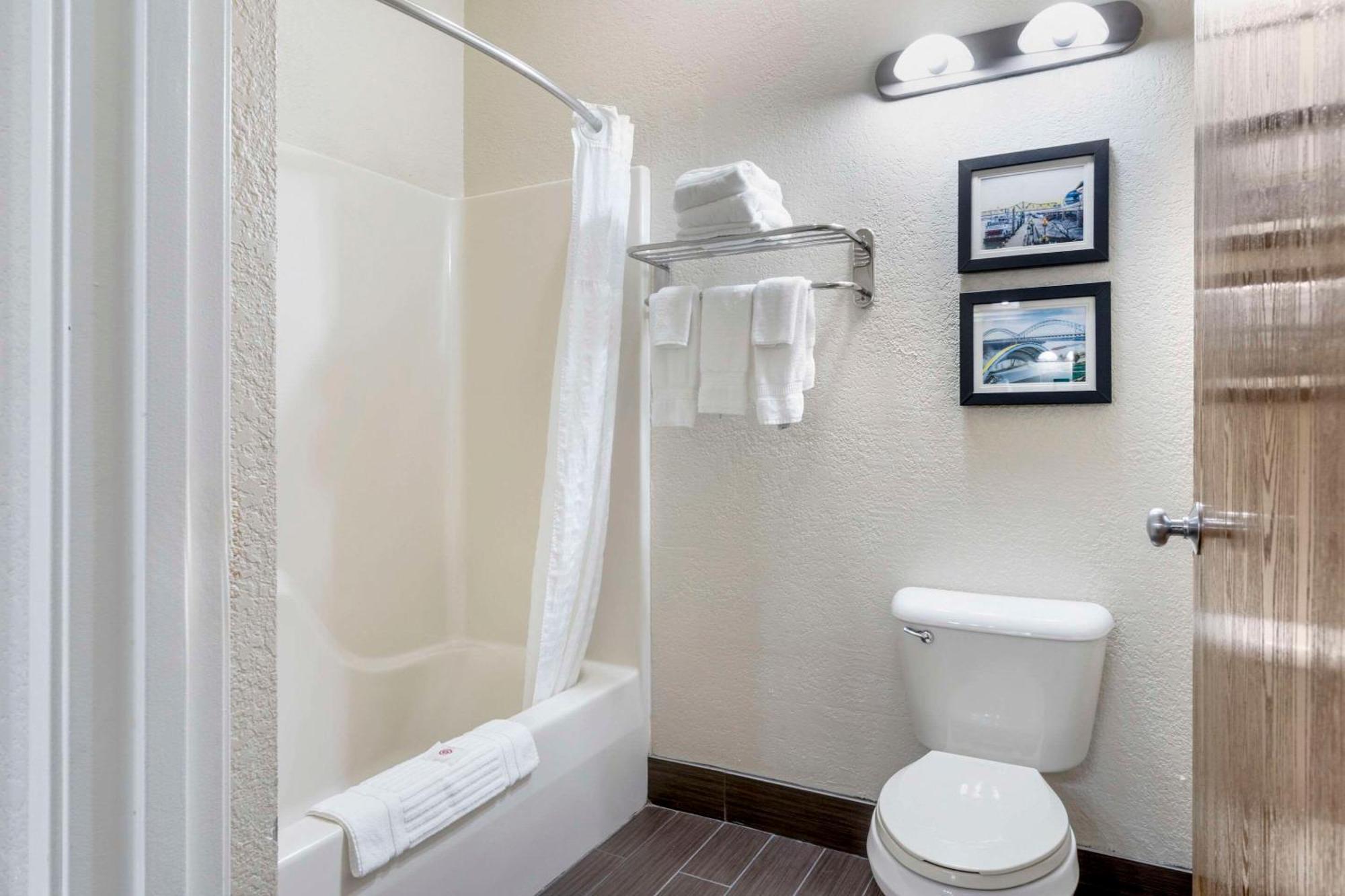 Hotel Comfort & 3*