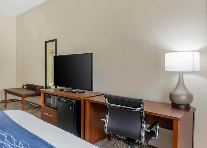 Comfort Inn & Suites
